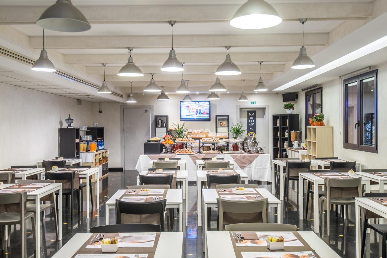 As Hotel Cambiago Εξωτερικό φωτογραφία