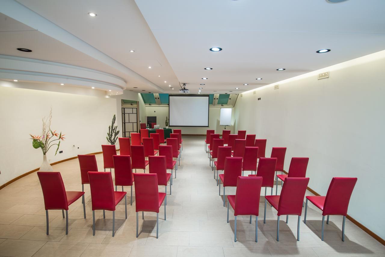 As Hotel Cambiago Εξωτερικό φωτογραφία